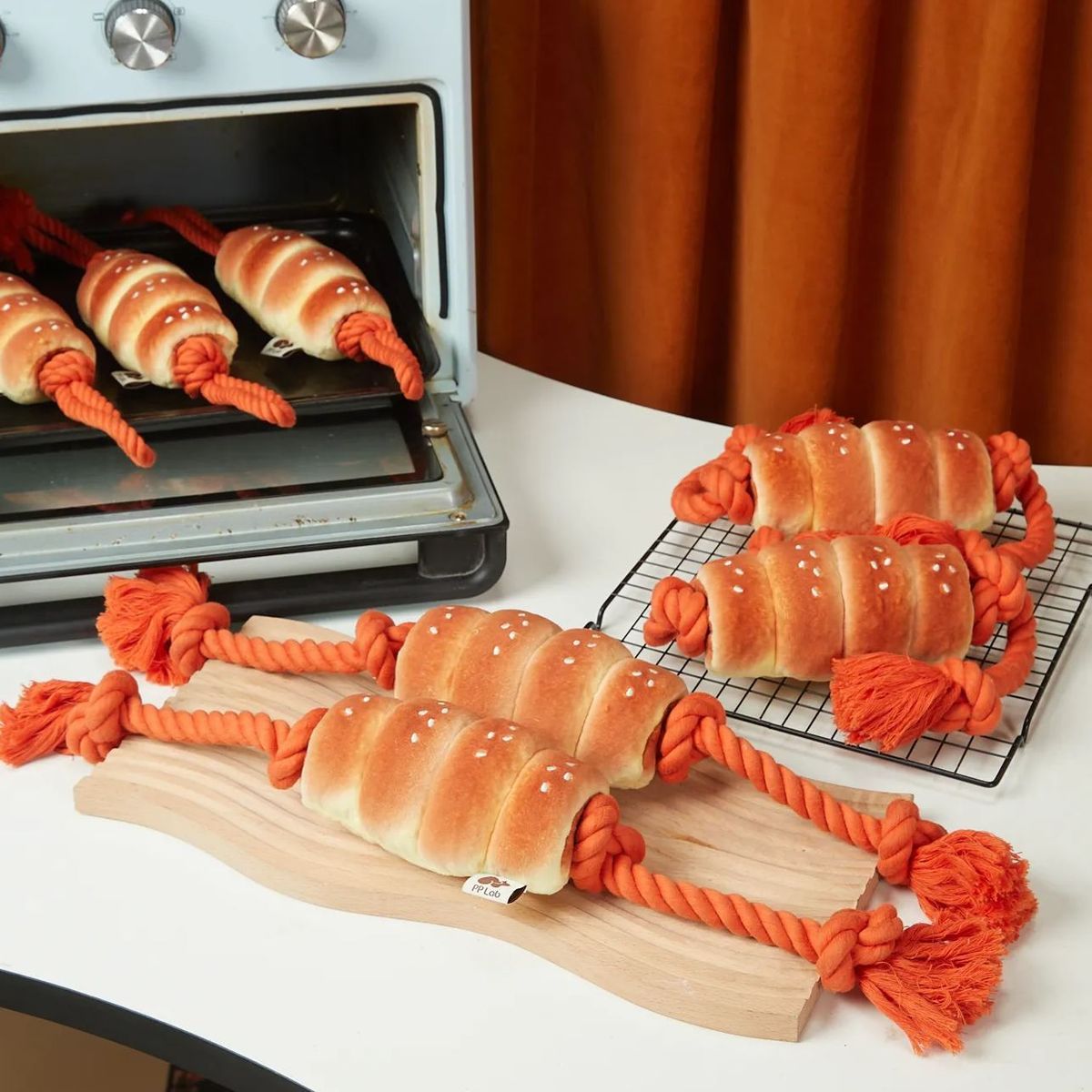 Sausage Bun Tug Toy
